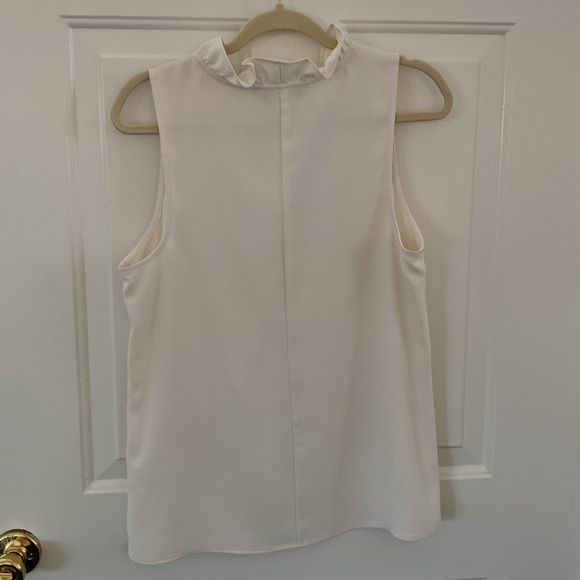 Trina Turk Ruffle Collar Sleeveless Blouse. Size Medium - Picture 5 of 6
